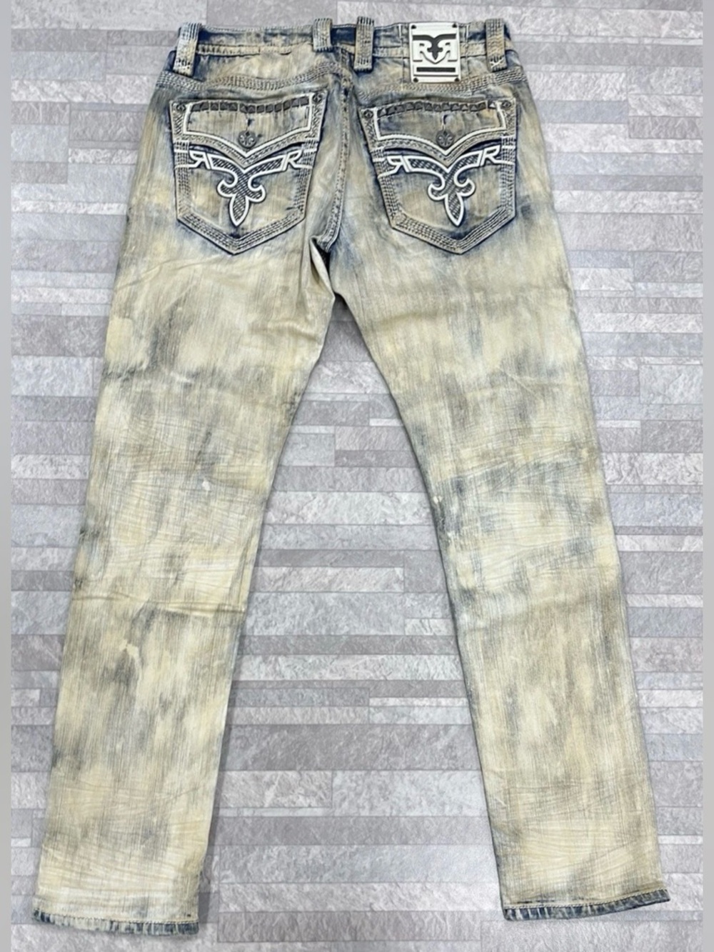 (RV-18)New Rock Revival Men's Barry Biker Studded Jeans In Bleach Blue Size: 32 - Picture 3 of 5